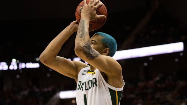 Baylor Bears forward Jeremy Sochan (1) lines up a shot attempt against the Oklahoma Sooners in the second half at T-Mobile Center.